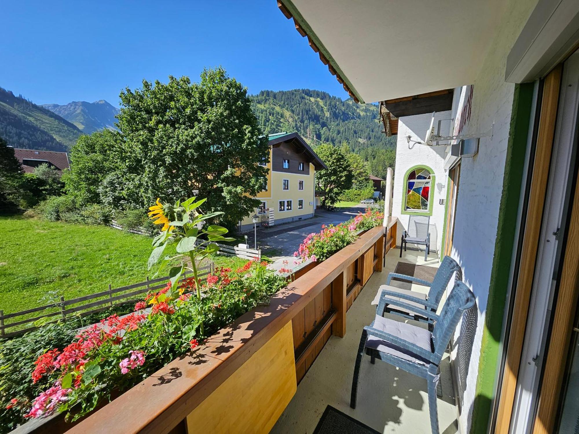 am Mühlbach - Pension Luttinger Bichlbach Exterior foto